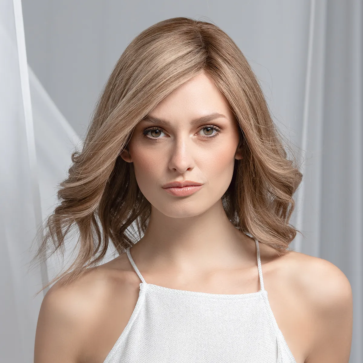 Peruka naturalna Trinity Plus Deluxe